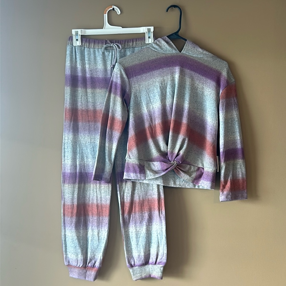 Two-peace sweat outfit girls size 12